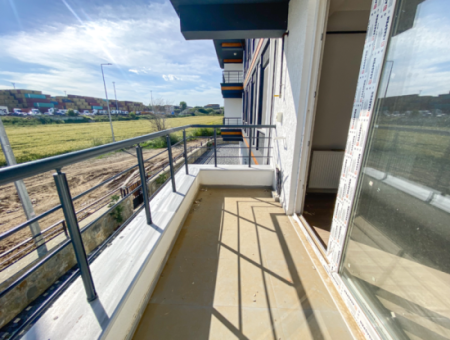 Luxus 1 1 Wohnung Zu Vermieten In Der Nähe Des Meeres In Einem Komplex Mit Kumbağ Pool