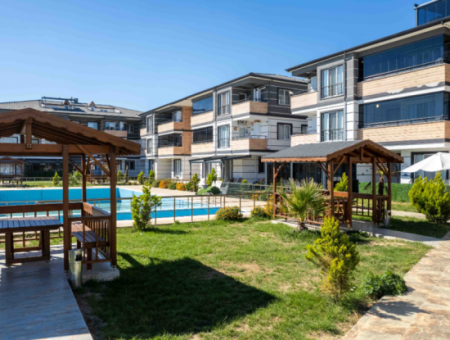 Möblierte Luxuriöse 11-Garten-Etage Wohnung Zur Miete Auf Kumbağ Poolgelände