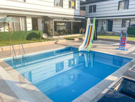 Möblierte Luxuriöse 11-Garten-Etage Wohnung Zur Miete Auf Kumbağ Poolgelände