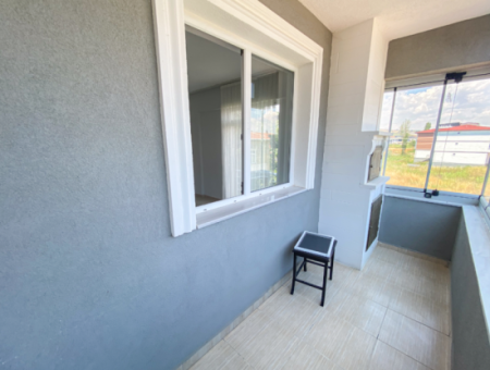 2 1 Mittelgeschosswohnung Zur Mietung Mit Doppelbalkon Und Separater Küche In Kumbağ