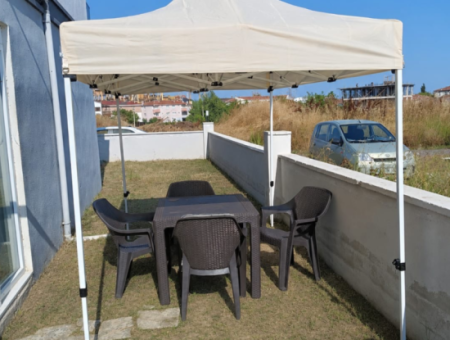 Möbliert: 11 Wohnung Mit Garten Auf Der Meersseite Der Strasse In Kumbağ