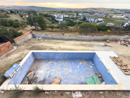 2 1 Wohnung Zum Verkauf Mit Meer- Und Naturblick Auf Einem Gelände Mit Kumbağ-Pool