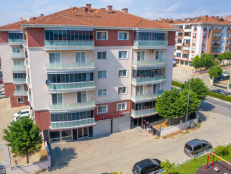 100 Jahre Mah. 135 M² Geschäft Zum Verkauf In Der Belebten Strasse