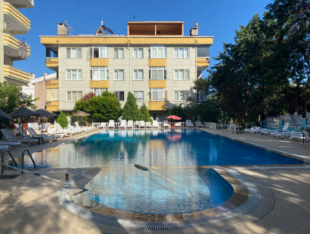 2 1 Wohnungen Zur Mietung Auf Einem Zentral Gelegenen Gelände Mit Pool In Kumbağ