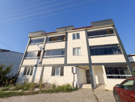 1 1 Wohnung Zum Verkauf In Einem Neuen Gebäude Mit Siedlung In Kumbağ, Möbliert In Der Strasse