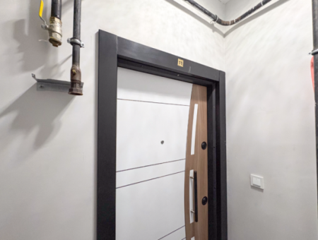 1 1 Wohnung Zum Verkauf In Einem Neuen Gebäude Mit Siedlung In Kumbağ, Möbliert In Der Strasse