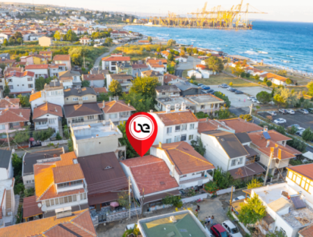 2 1 Freistehende Häuser Zum Verkauf An Der Meerseite Der Strasse In Kumbağ