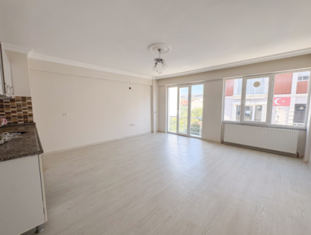 2 1 Wohnung Zum Verkauf Mit Grosser Siedlung Im Zentrum Von Kumbağ
