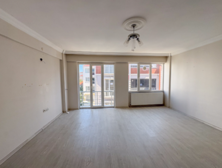 2 1 Wohnung Zum Verkauf Mit Grosser Siedlung Im Zentrum Von Kumbağ