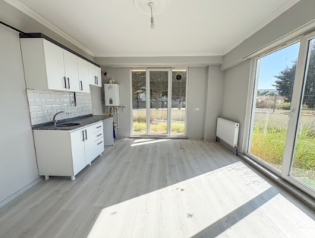 Ecke Zum Verkauf Mit Grossem Garten Und Siedlung Auf Einem Gelände Mit Pool 1 1 Wohnung