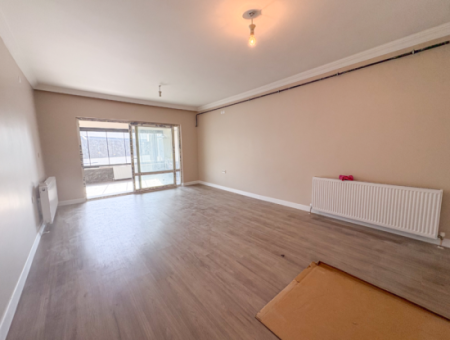 Geräumige 2 Und Eine Einzimmerwohnung Zum Verkauf Auf Einem Poolgelände Am Strand In Kumbağ