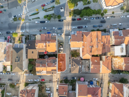 Ecke Angrenzendes Zoniertes Grundstück Zum Verkauf In Der Kumbağ Marktstrasse