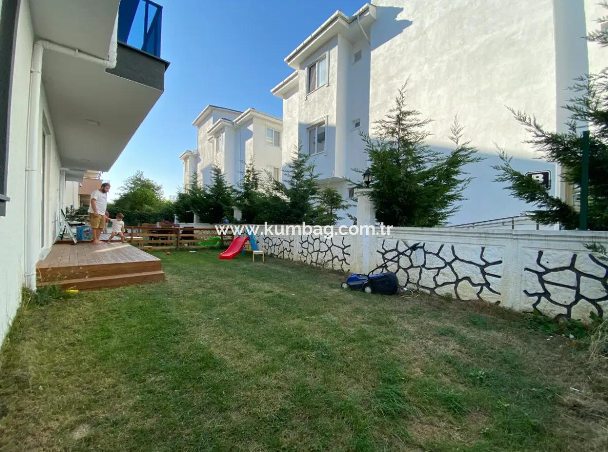 Kumbağ'da Havuzlu Ve Bahçeli 2+1 Lüks Yazlik