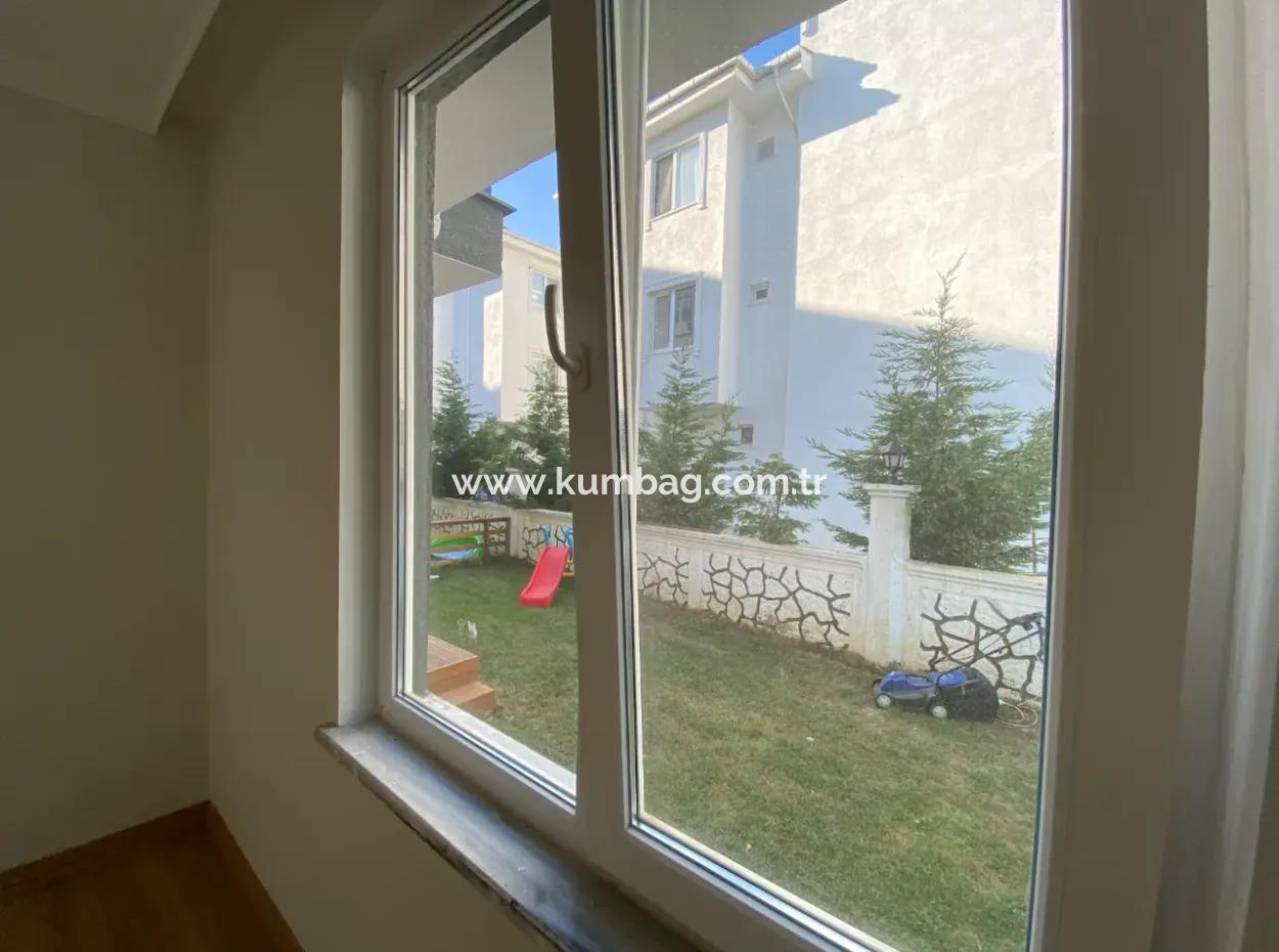 Kumbağ'da Havuzlu Ve Bahçeli 2+1 Lüks Yazlik