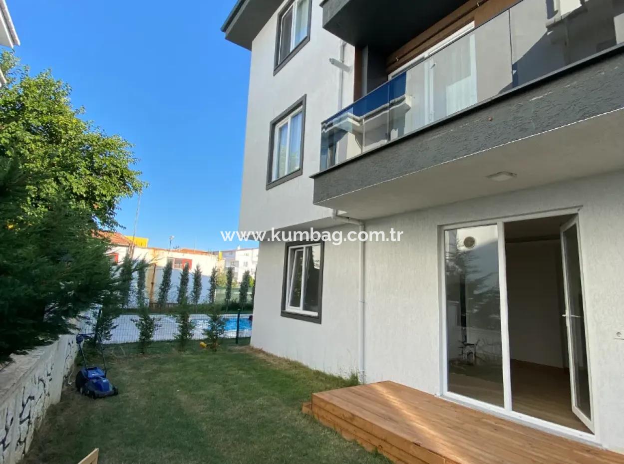 Kumbağ'da Havuzlu Ve Bahçeli 2+1 Lüks Yazlik