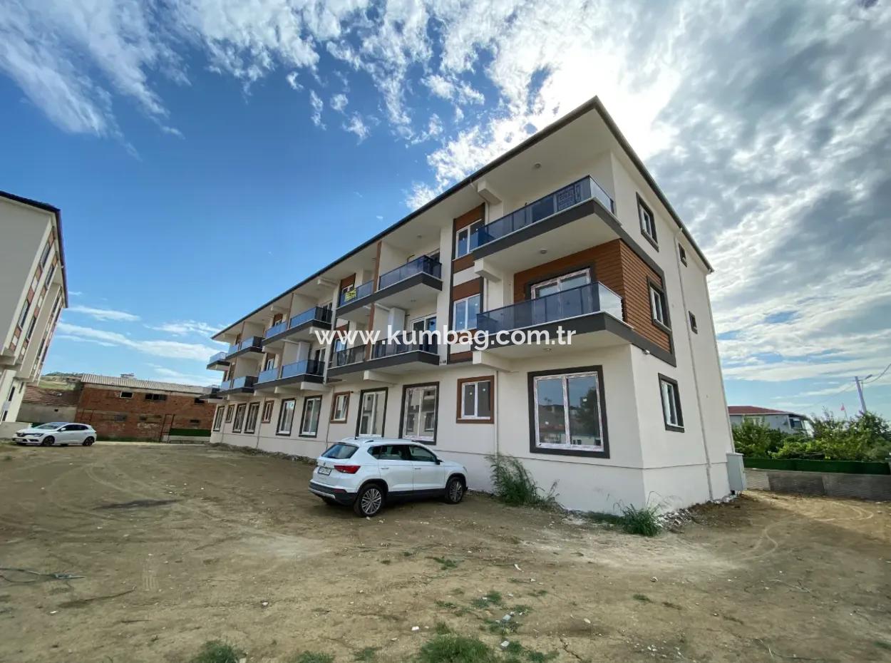 Kumbağ Ana Cadde Üzerinde Yaz-Kiş Kiralik 2+1