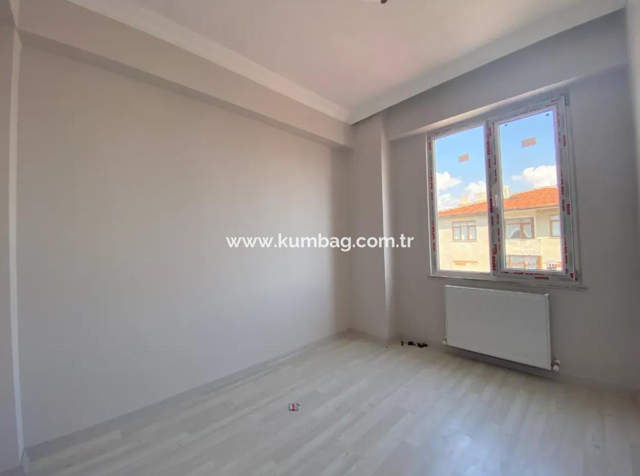 Kumbağ Pazarin Olduğu Konumda Satilik 2+1 Yazlik