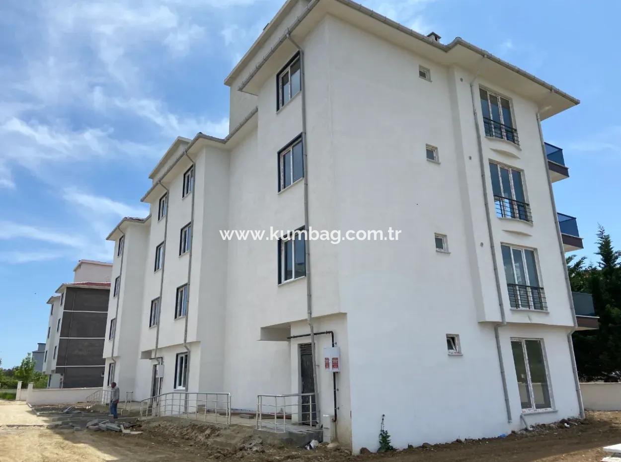 Kumbağ Geniş Bahçeli Yeni Binada Doğalgazlı Kiralık 1+1