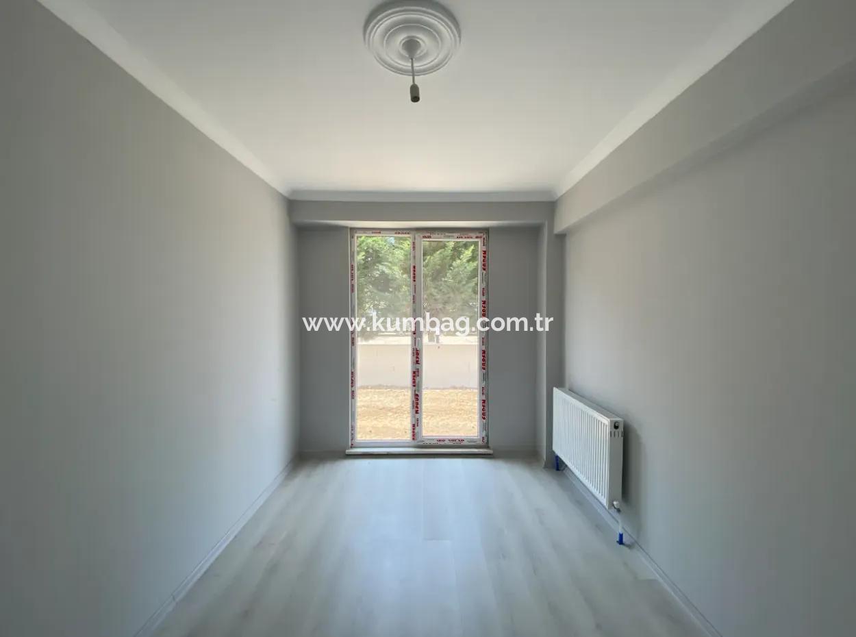 Kumbağ Geniş Bahçeli Yeni Binada Doğalgazlı Kiralık 1+1