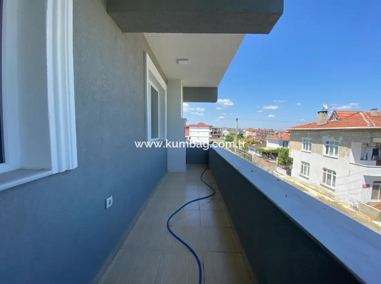 Kumbağ Ana Caddeye Yakin Konumda Aileye Kiralik 2+1 Daire