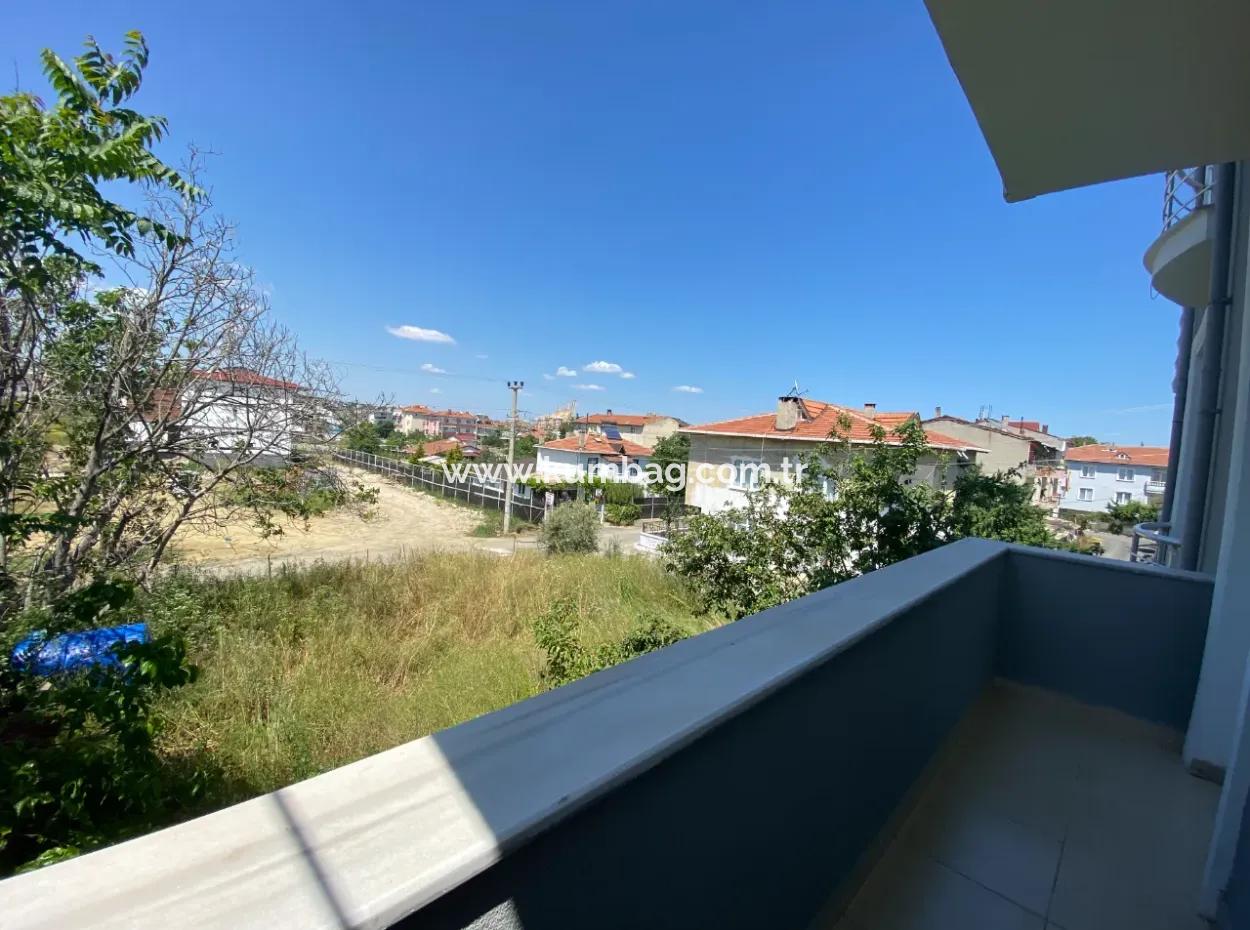 Kumbağ Ana Caddeye Yakin Konumda Aileye Kiralik 2+1 Daire