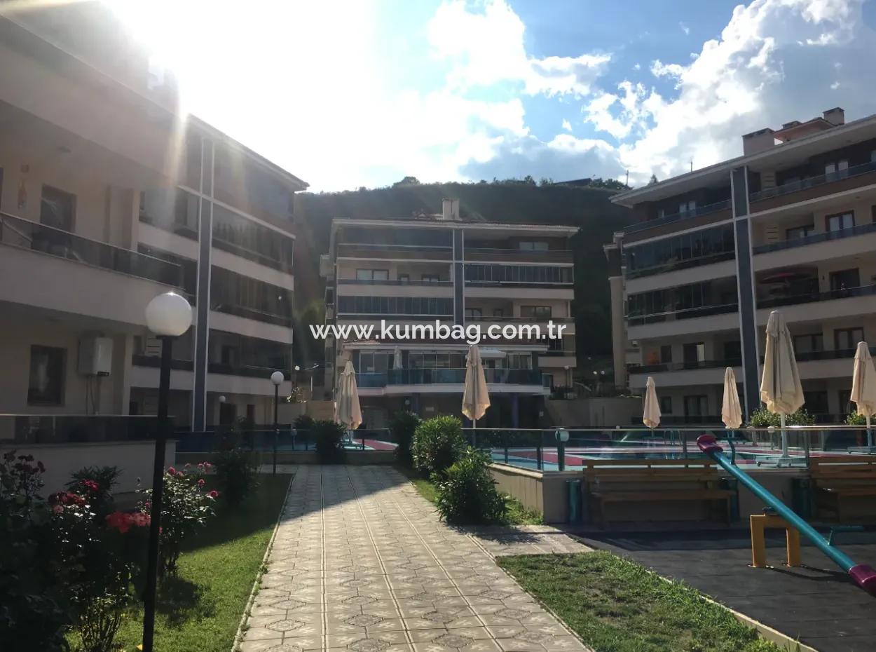 Kumbağ Havuzlu Site İçerisinde Satilik Eşyali 2+1