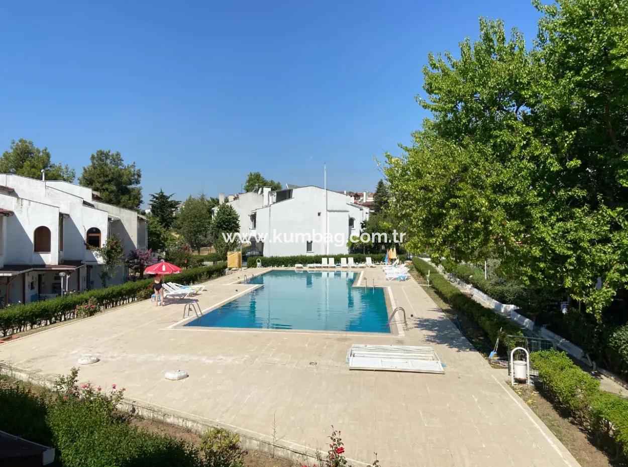 Havuzlu Site İçerisinde Deniz Manzarali 3+1 Villa