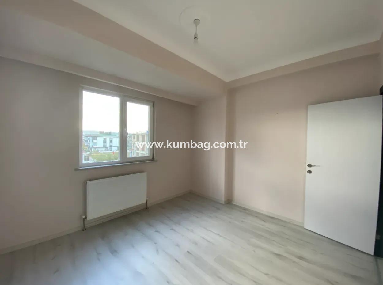 Tekirdağ Kumbağ'da Ana Cadde Üzeri Yeni Binada Kiralik 2+1 Daire