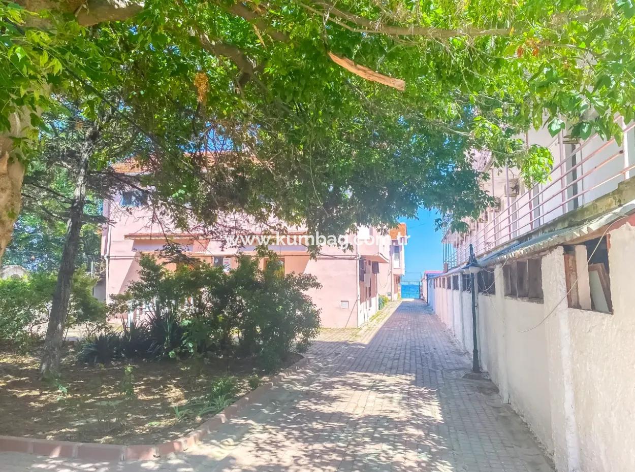 Kumbağ Merkezde Denize Ve Ana Caddeye Sifir Site İçerisinde Kiralik 3+1 Villa