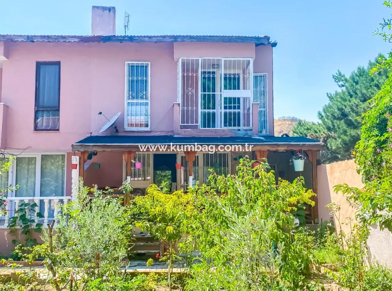 Kumbağ Merkezde Denize Ve Ana Caddeye Sifir Site İçerisinde Kiralik 3+1 Villa
