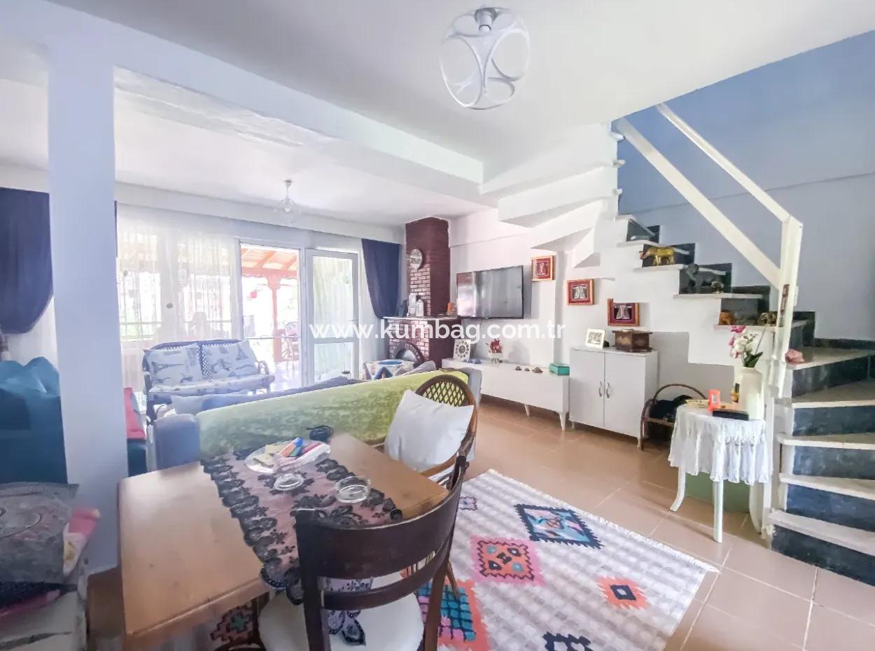 Kumbağ Merkezde Denize Ve Ana Caddeye Sifir Site İçerisinde Kiralik 3+1 Villa