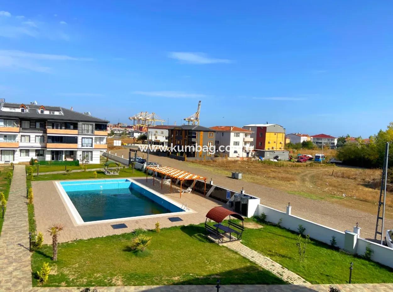 Kumbağ Havuzlu Site İçerisinde Kiralik Sifir 2+1 Dubleks Daire