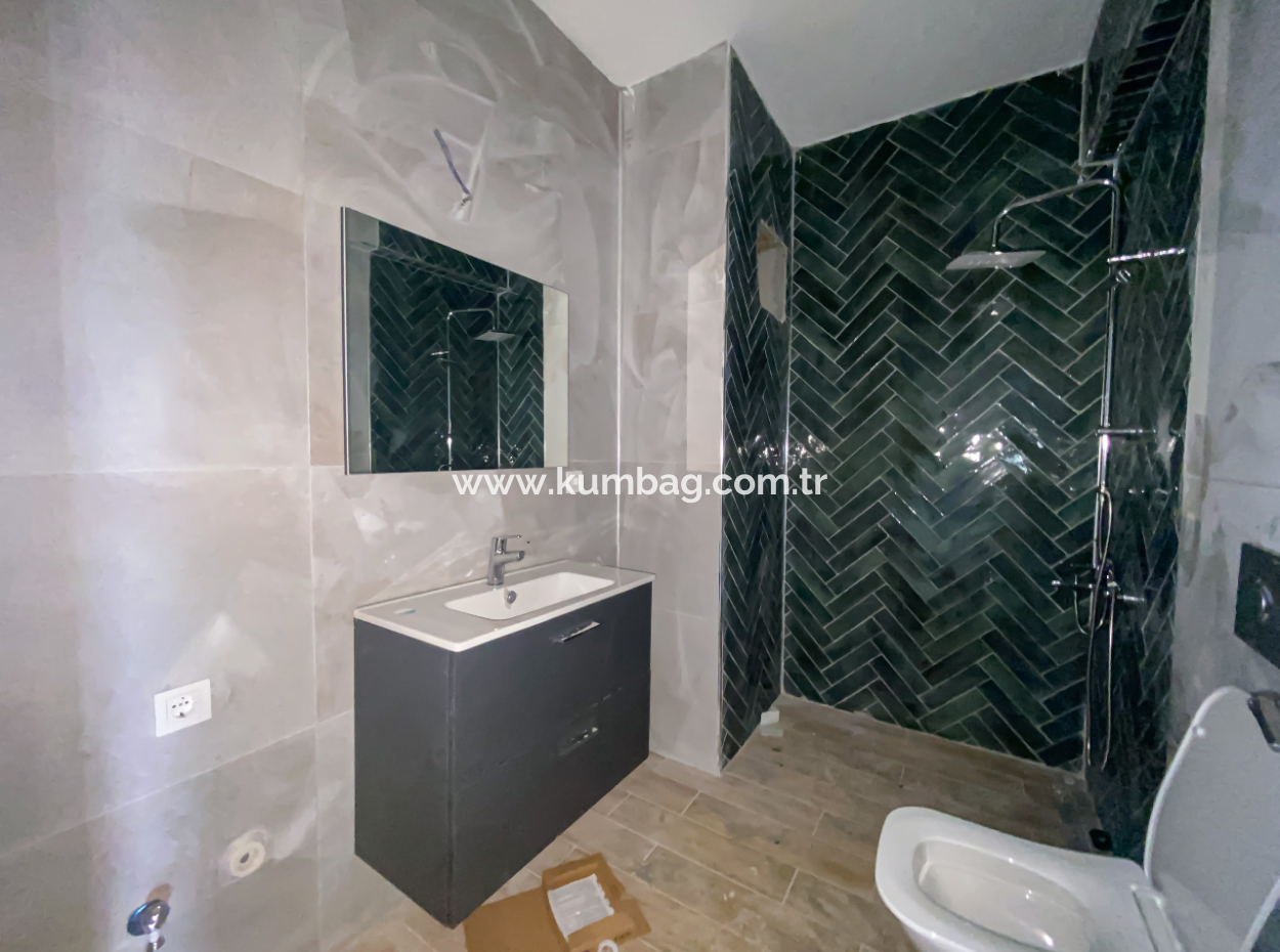 New For Sale On Altinova Street Close To The Beach 2 1 Apartments