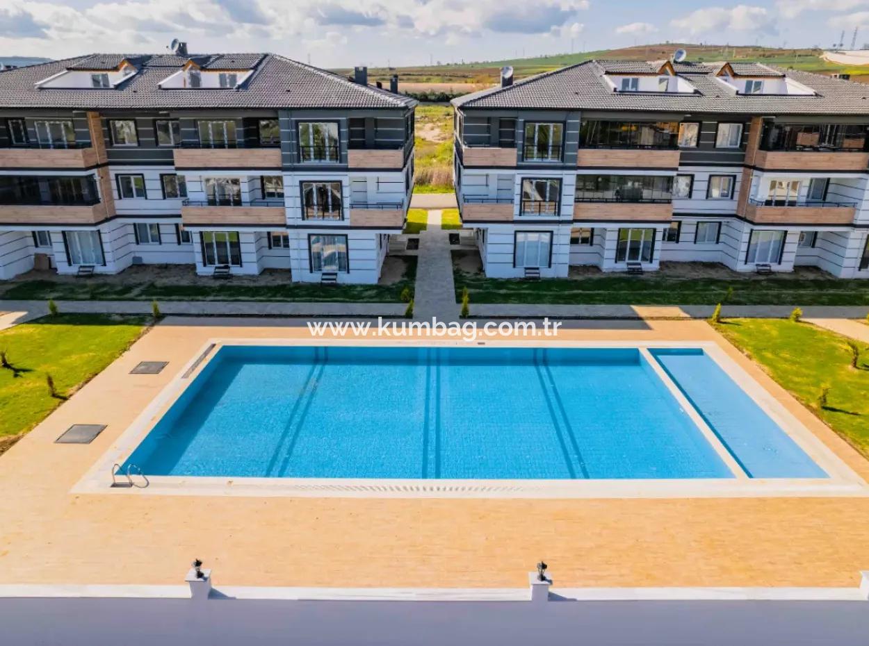 Kumbağ Mimoza Evlerinde Havuzlu Sezonluk Kiralik 3+1 Daire