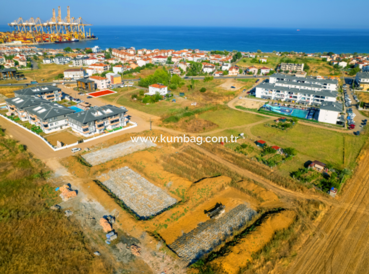 40 Mt Land For Sale On The Street Next To The Sites With Pools In Kumbağ