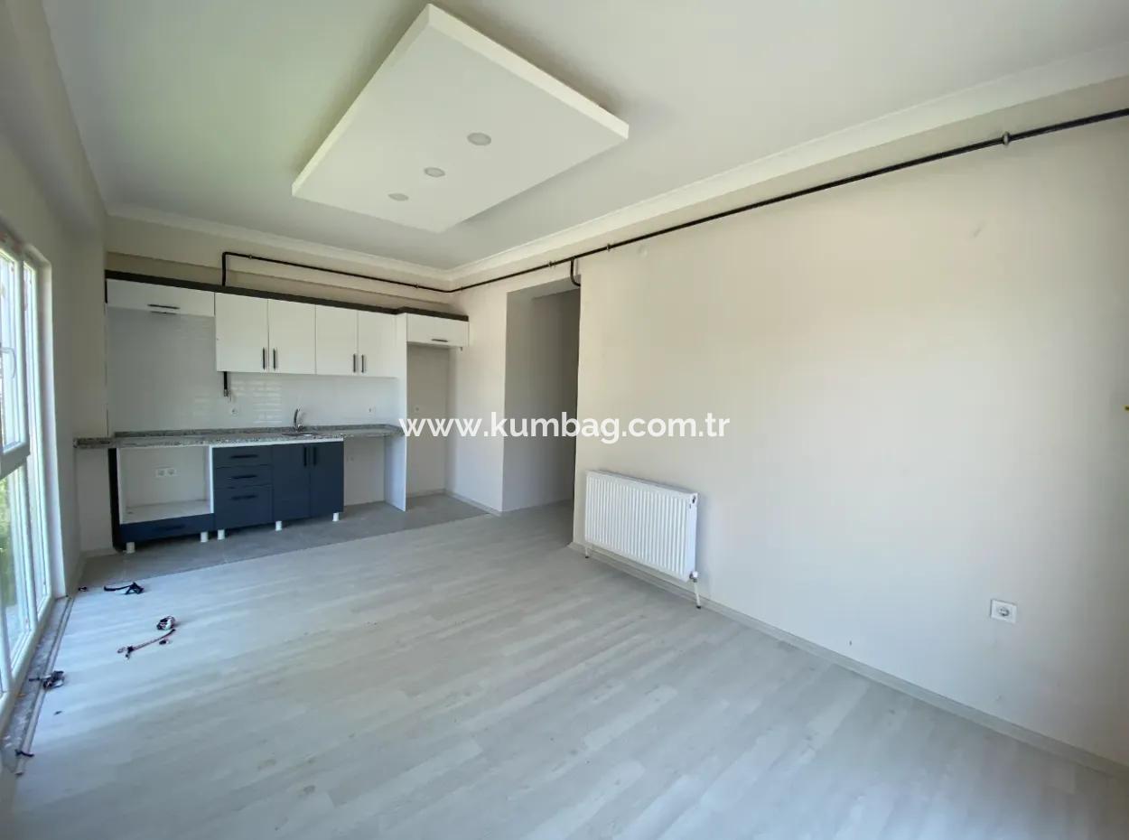Kumbağ Havuzlu Site İçerisinde Giriş Kat Kiralik 2+1 Daire