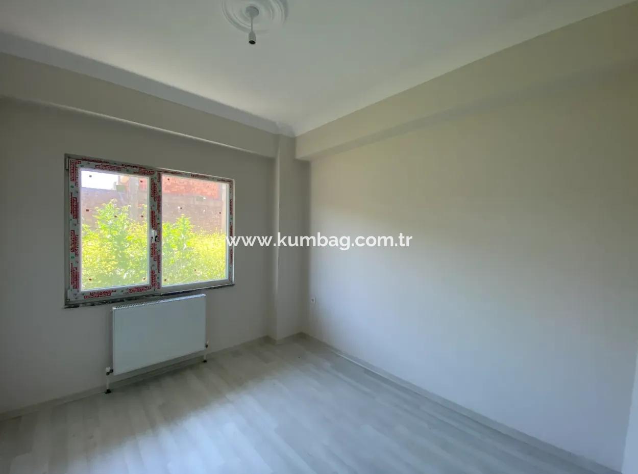 Kumbağ Havuzlu Site İçerisinde Giriş Kat Kiralik 2+1 Daire