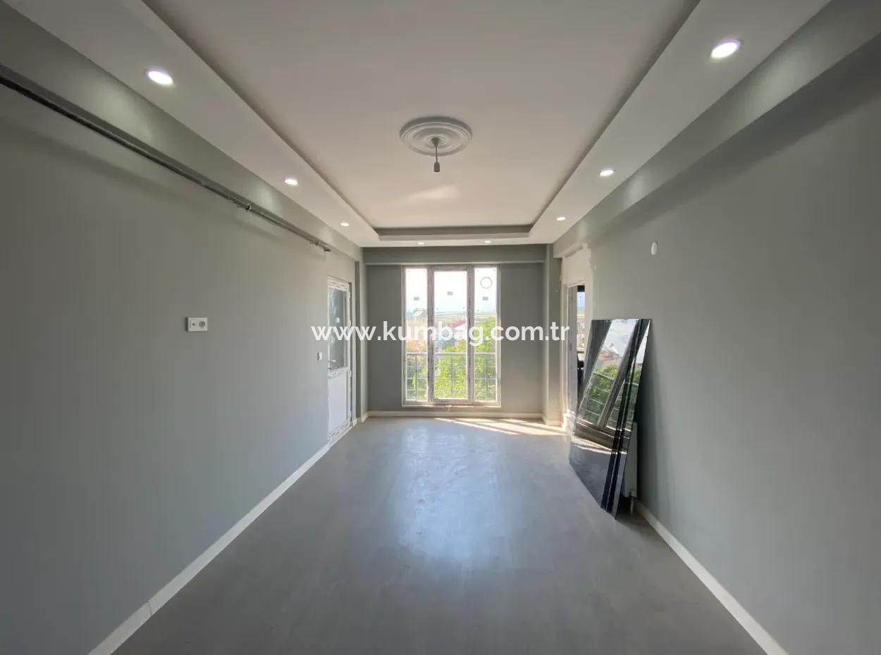 Kumbağ Mah. Ana Cadde Üzerinde Geniş Terasli 2+1 Satilik Daire