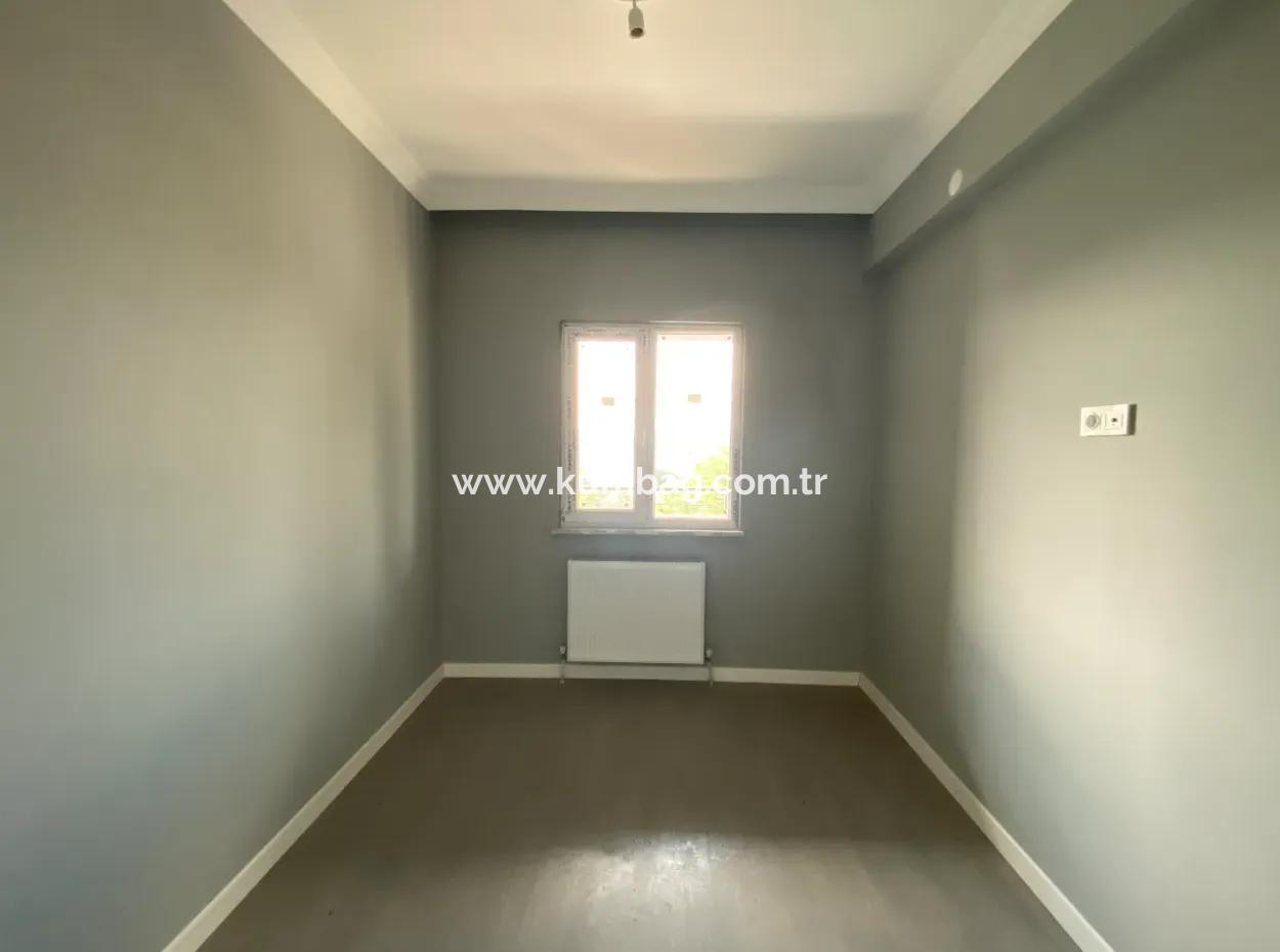 Kumbağ Mah. Ana Cadde Üzerinde Geniş Terasli 2+1 Satilik Daire