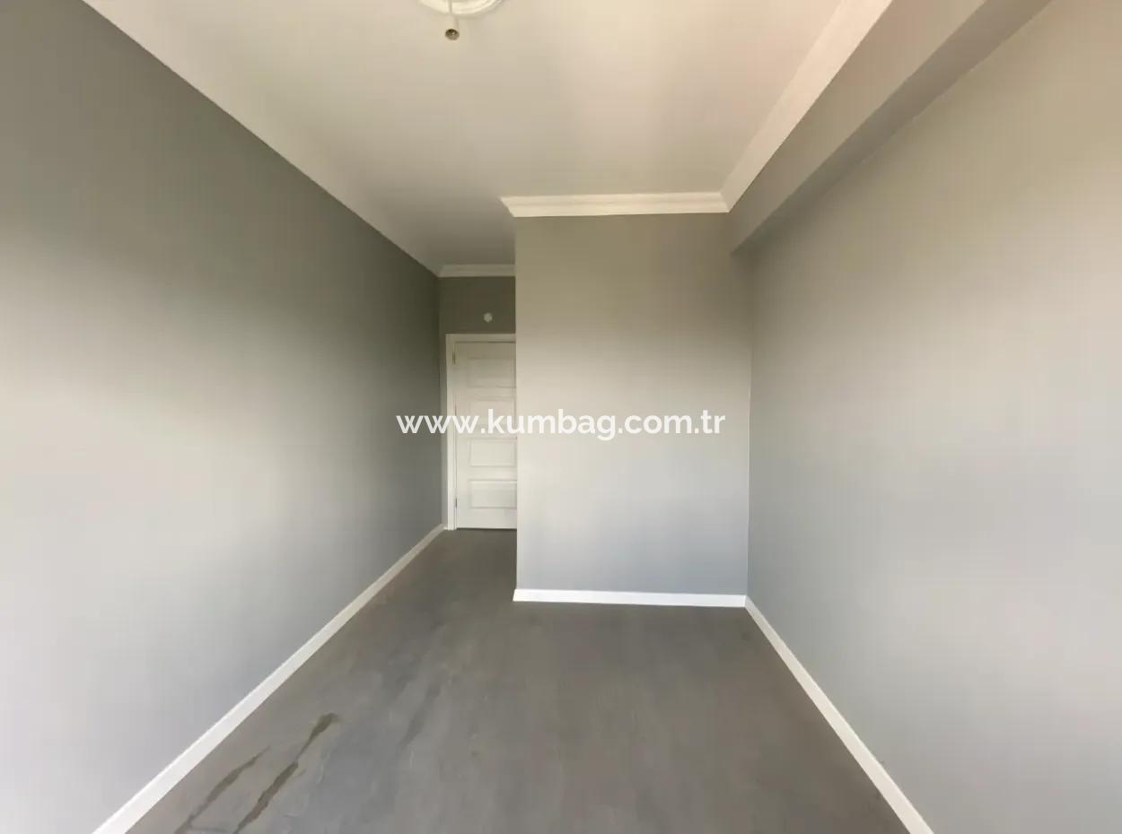 Kumbağ Mah. Ana Cadde Üzerinde Geniş Terasli 2+1 Satilik Daire
