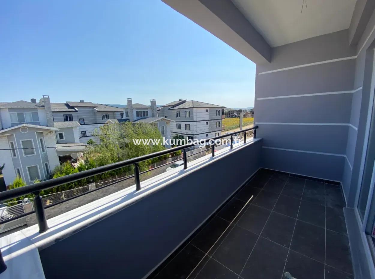 Kumbağ Mah.kumkent Mevkii Yeni Binada Satilik 2+1 Daire