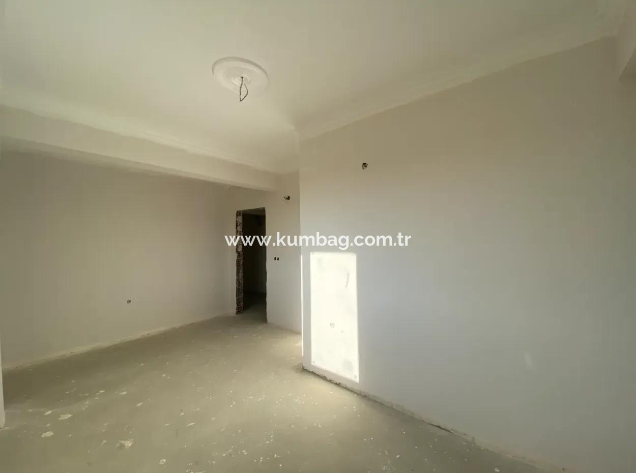 Kumbağ Havuzlu Site İçerisinde Bahçe Kati 1+1 Satilik Daire