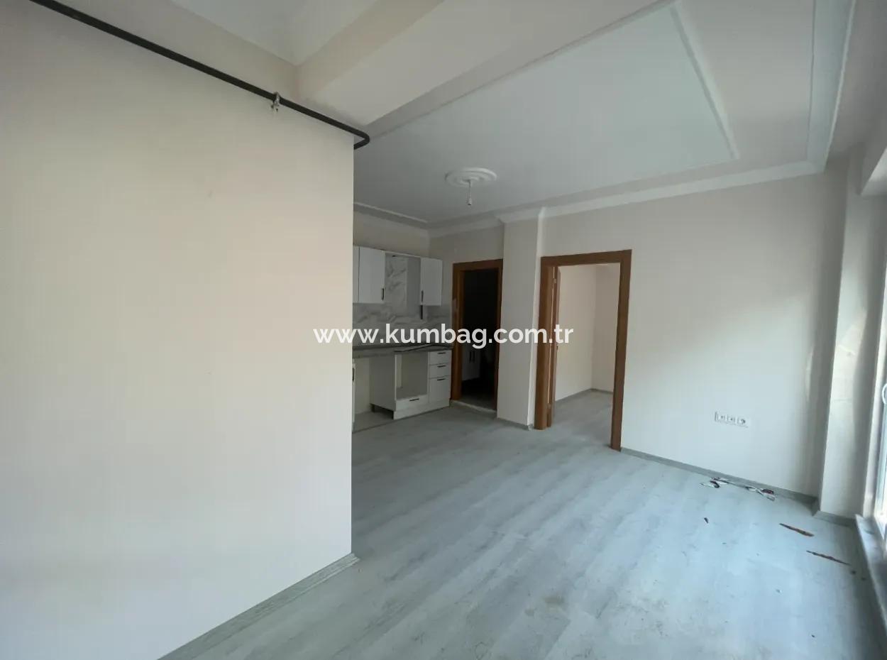 Kumbağ Pazar Sokaği Mevkii Yeni Binada 1+1 Satilik Sifir Daire