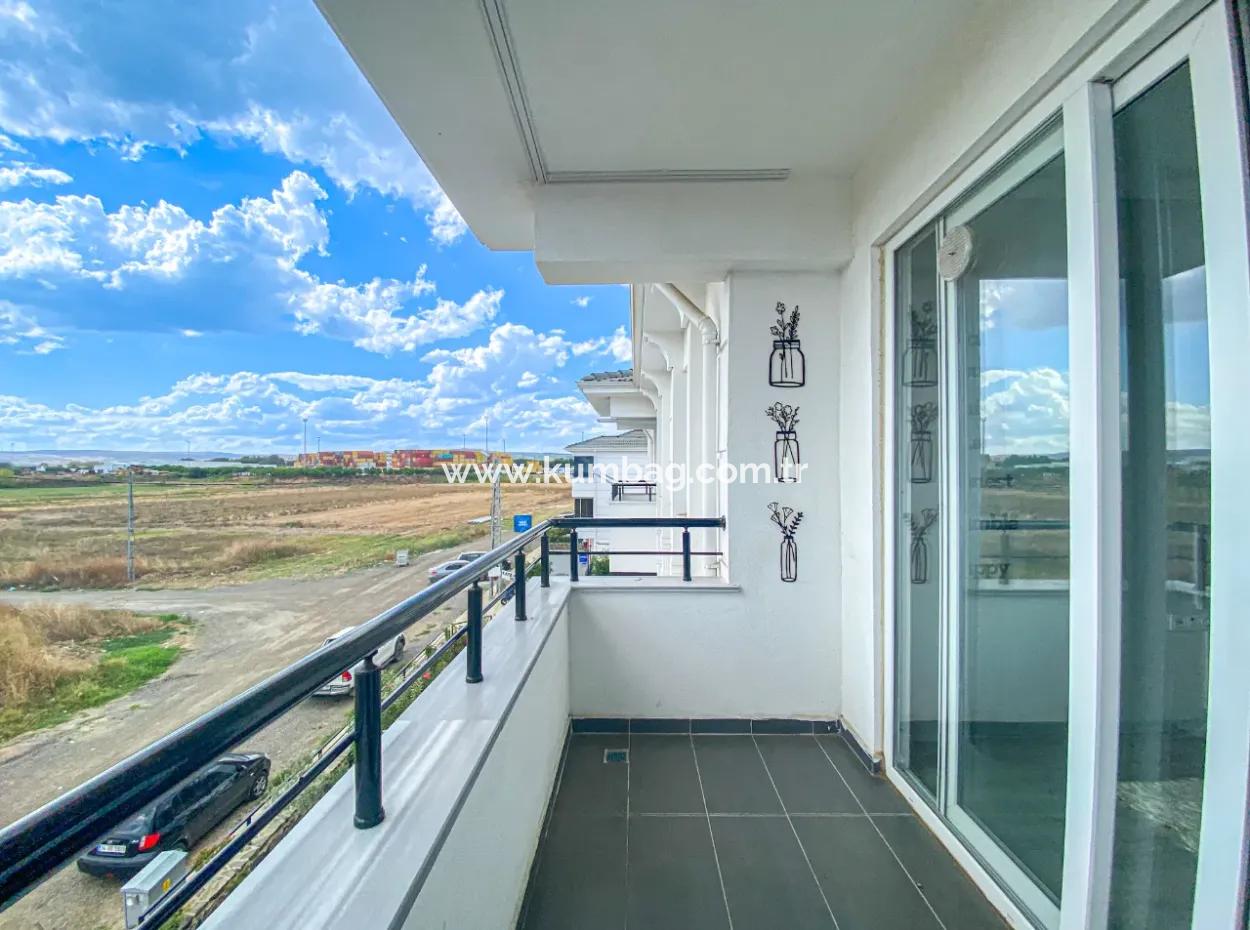 Kumbağ Havuzlu Ve Aquaparkli Site İçerisinde Satilik 1+1 Daire