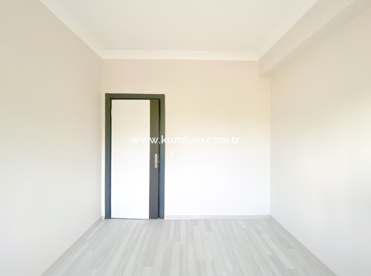 Kumbağ Mah. Havuzlu Site İçerisinde Satilik 2+1 Daireler