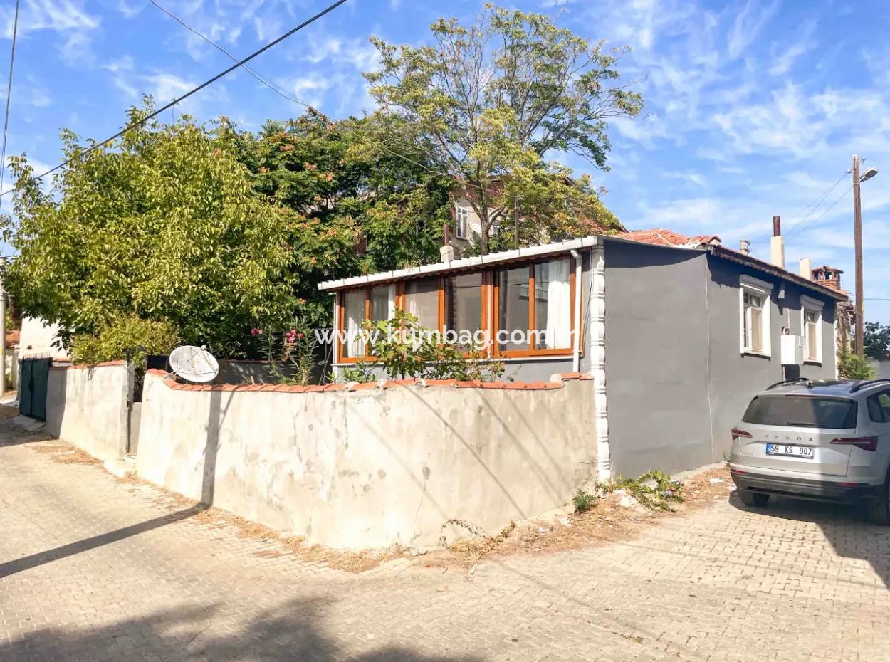 2 1 Detached House With Large Garden In Barbaros Neighborhood