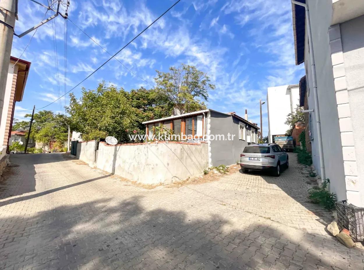 2 1 Detached House With Large Garden In Barbaros Neighborhood