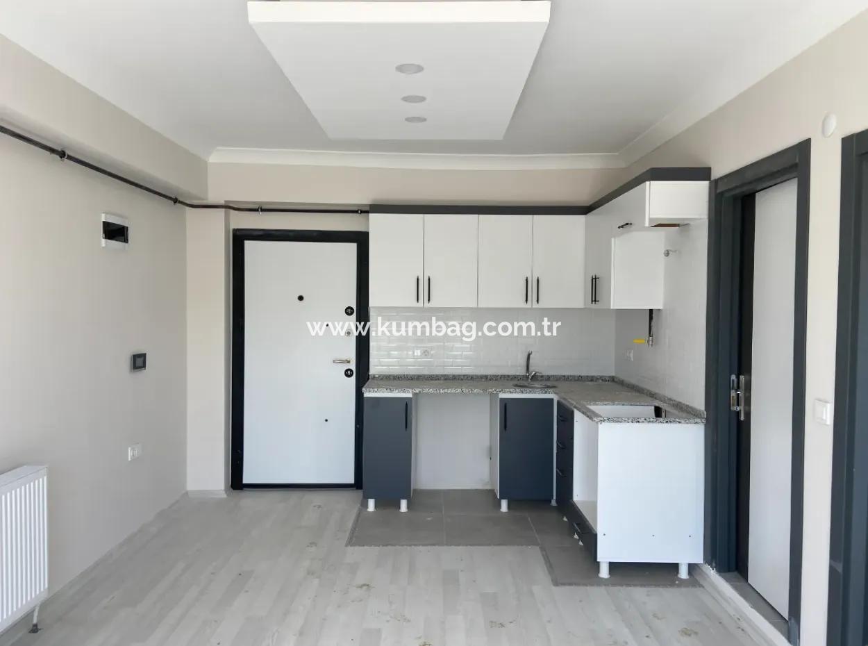 Kumbağ Mah. 1 1 Apartments For Sale In A Complex With Pool