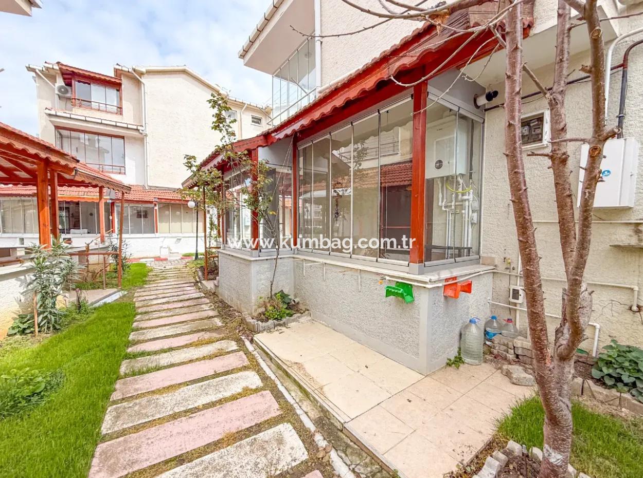 Triplex Villa For Sale In A Complex With 50 Mt Pool To Kumbağ Deniz
