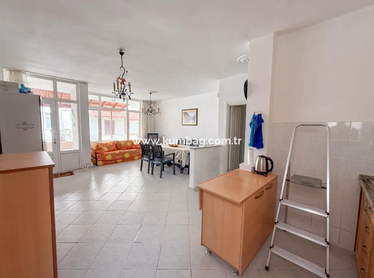 Triplex Villa For Sale In A Complex With 50 Mt Pool To Kumbağ Deniz